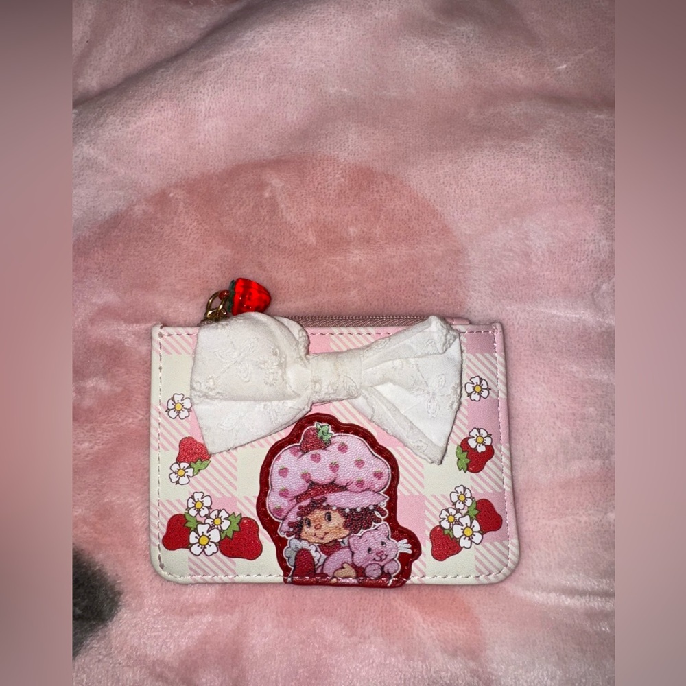 STRAWBERRY SHORTCAKE CARD HOLDER